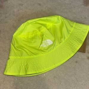 The North Face Sun Stash Hat - Neon Yellow and Black